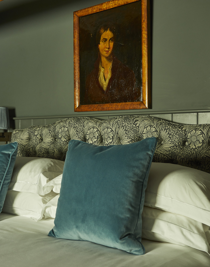 Pub Comfy Luxe